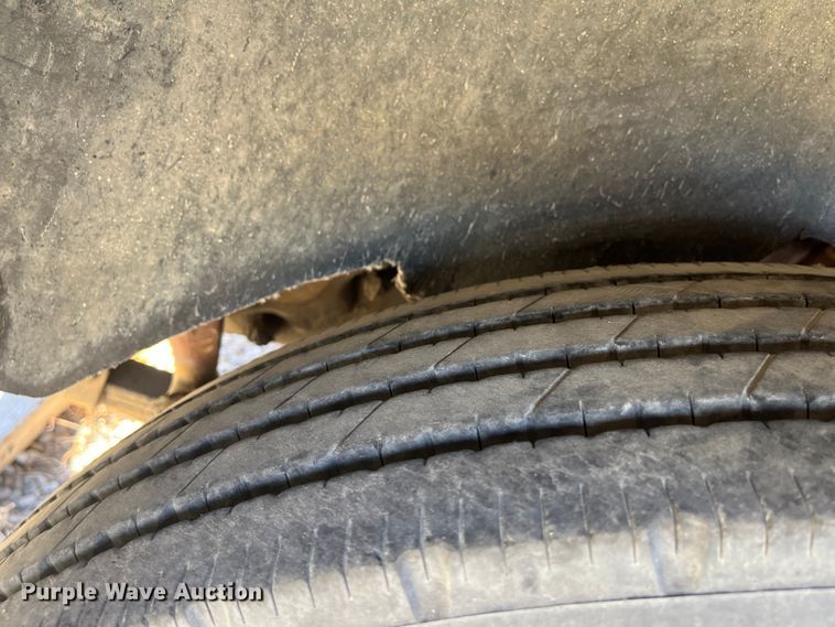 image for item MN9410 1981 Ford LN7000  truck cab and chassis