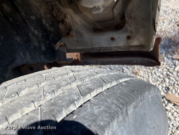 image for item MN9410 1981 Ford LN7000  truck cab and chassis