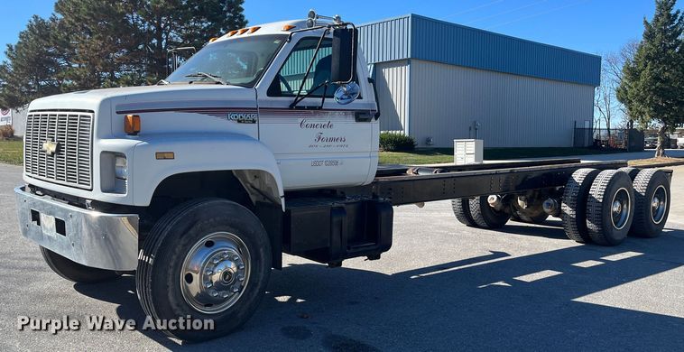 image for item MN9413 1996 Chevrolet Kodiak C6500  truck cab and chassis