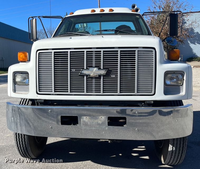 image for item MN9413 1996 Chevrolet Kodiak C6500  truck cab and chassis