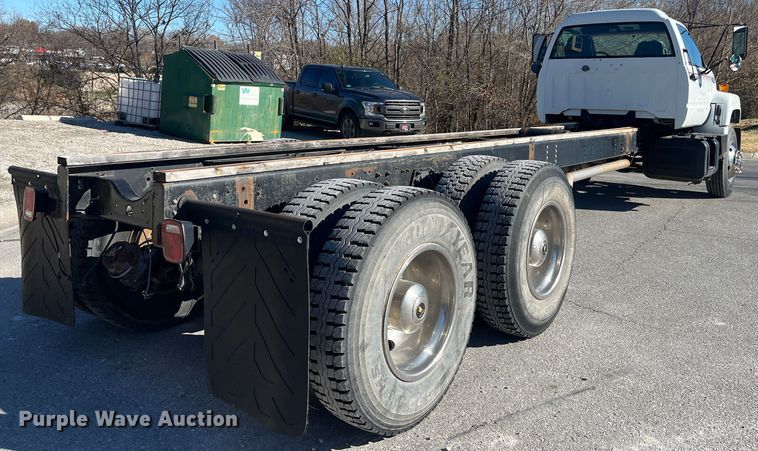 image for item MN9413 1996 Chevrolet Kodiak C6500  truck cab and chassis