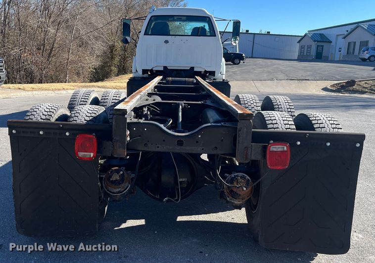 image for item MN9413 1996 Chevrolet Kodiak C6500  truck cab and chassis