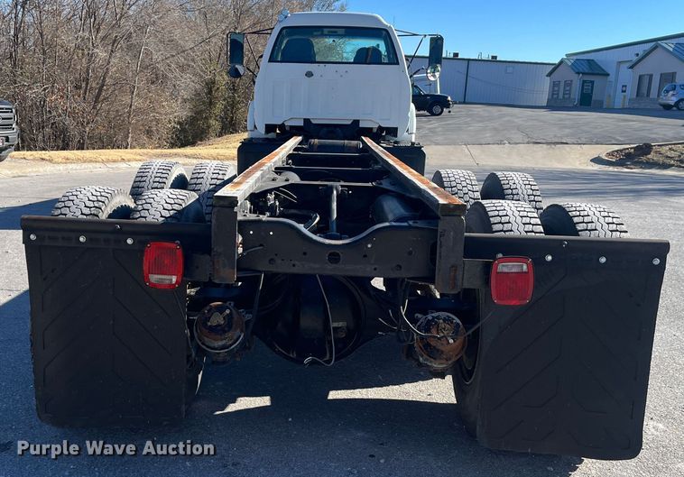 image for item MN9413 1996 Chevrolet Kodiak C6500  truck cab and chassis