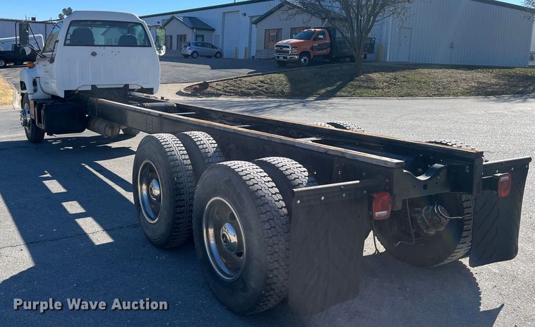 image for item MN9413 1996 Chevrolet Kodiak C6500  truck cab and chassis