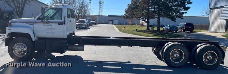 image for item MN9413 1996 Chevrolet Kodiak C6500  truck cab and chassis