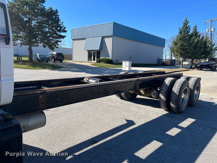 image for item MN9413 1996 Chevrolet Kodiak C6500  truck cab and chassis