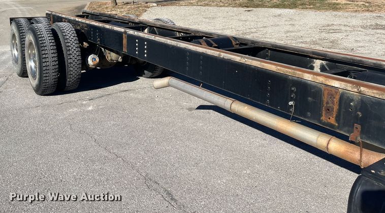 image for item MN9413 1996 Chevrolet Kodiak C6500  truck cab and chassis