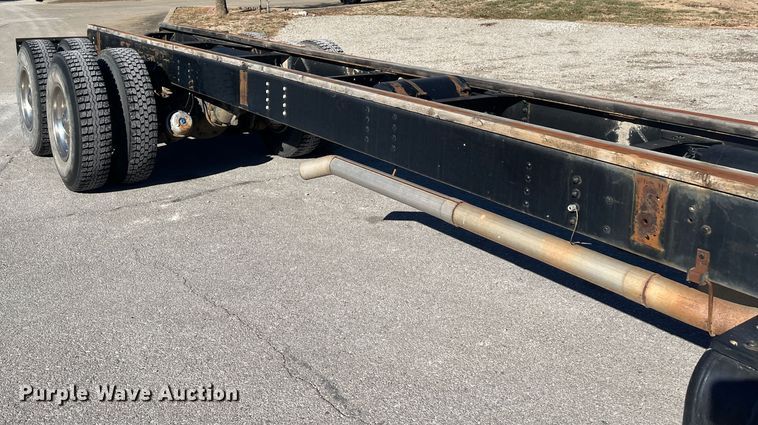 image for item MN9413 1996 Chevrolet Kodiak C6500  truck cab and chassis