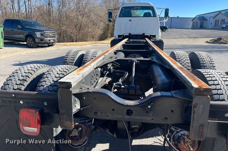 image for item MN9413 1996 Chevrolet Kodiak C6500  truck cab and chassis