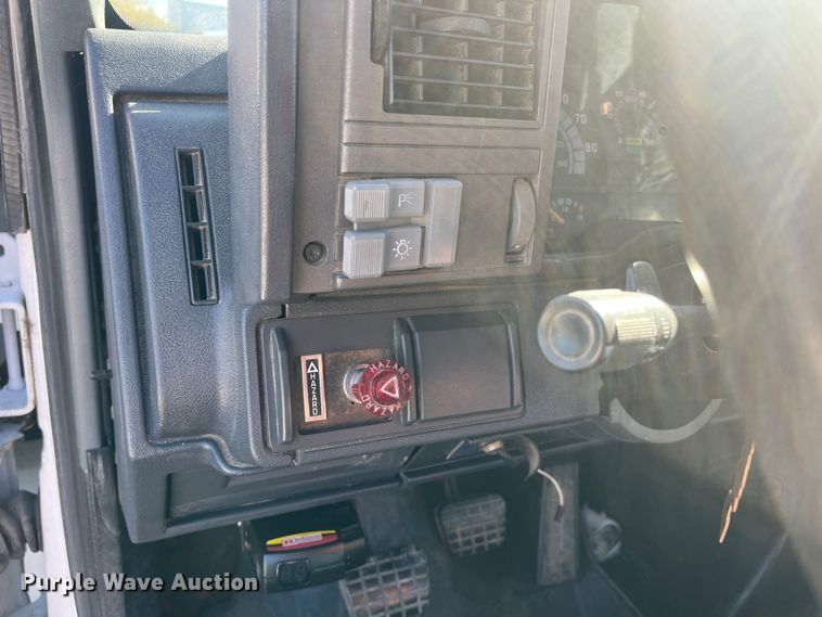 image for item MN9413 1996 Chevrolet Kodiak C6500  truck cab and chassis