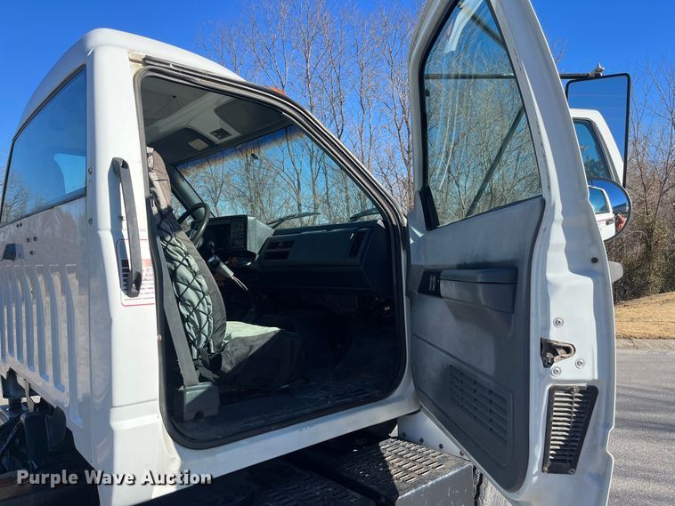 image for item MN9413 1996 Chevrolet Kodiak C6500  truck cab and chassis