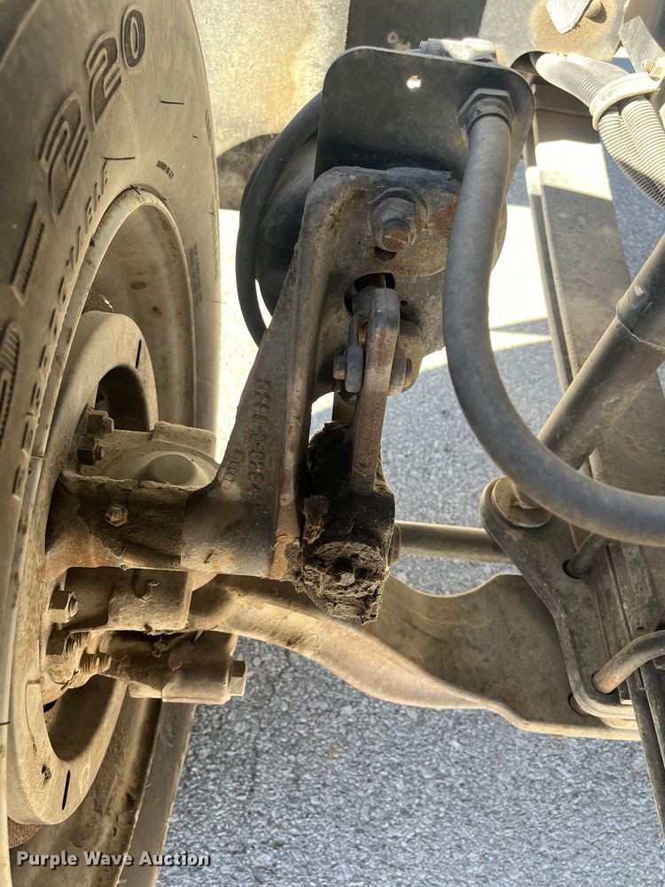 image for item MN9413 1996 Chevrolet Kodiak C6500  truck cab and chassis