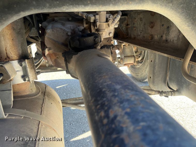 image for item MN9413 1996 Chevrolet Kodiak C6500  truck cab and chassis