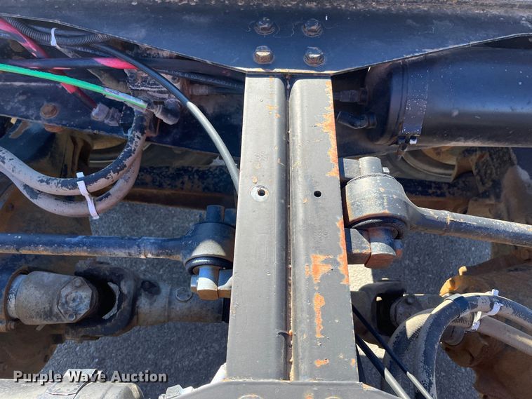 image for item MN9413 1996 Chevrolet Kodiak C6500  truck cab and chassis