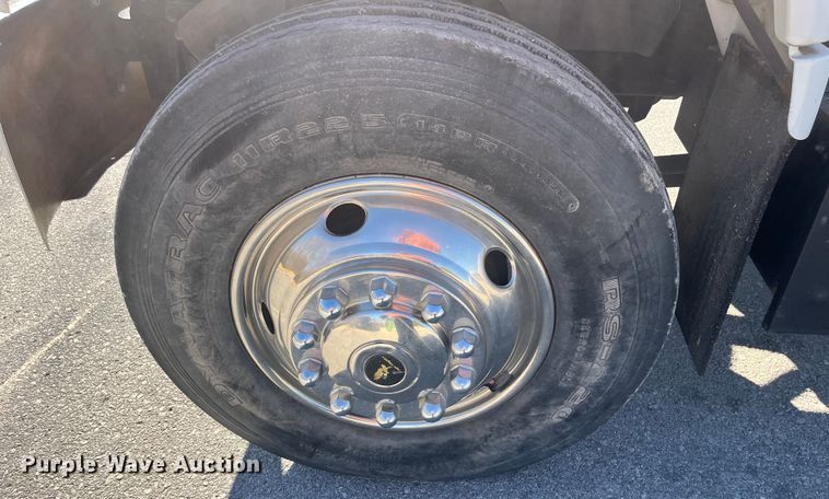 image for item MN9413 1996 Chevrolet Kodiak C6500  truck cab and chassis