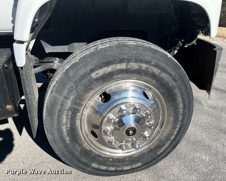 image for item MN9413 1996 Chevrolet Kodiak C6500  truck cab and chassis