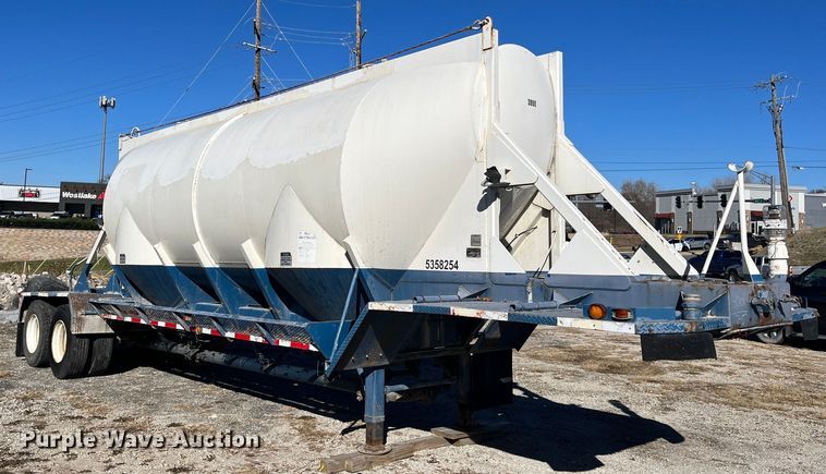 image for item MN9422 1982 J&L Tank  tank trailer