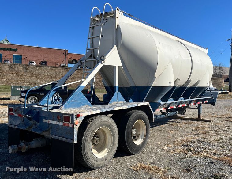 image for item MN9422 1982 J&L Tank  tank trailer