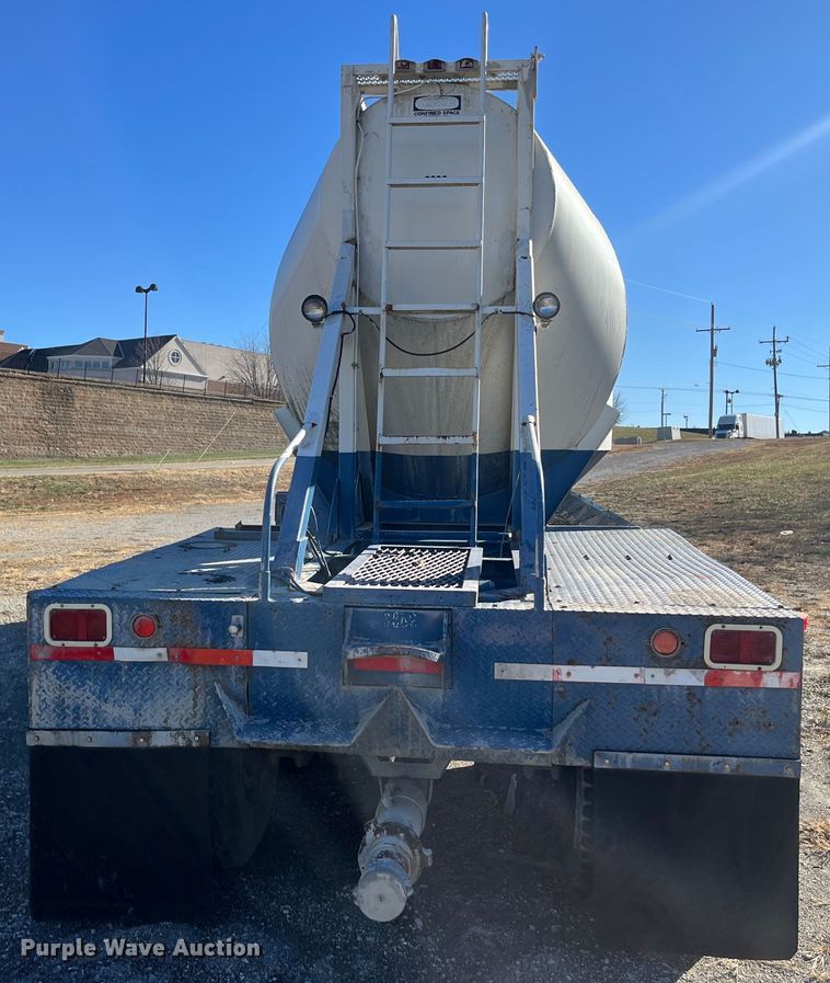 image for item MN9422 1982 J&L Tank  tank trailer