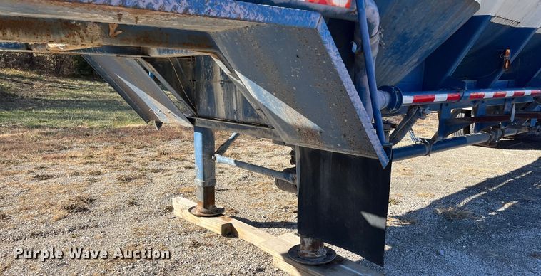 image for item MN9422 1982 J&L Tank  tank trailer