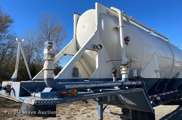 image for item MN9422 1982 J&L Tank  tank trailer