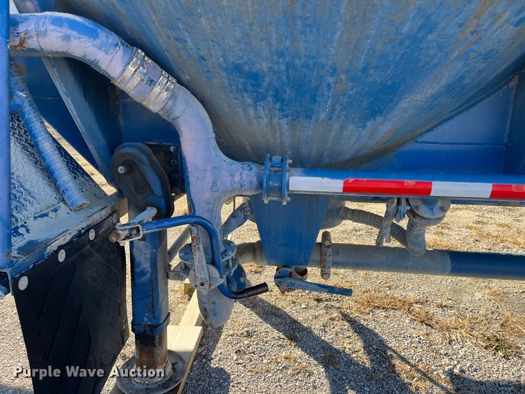 image for item MN9422 1982 J&L Tank  tank trailer