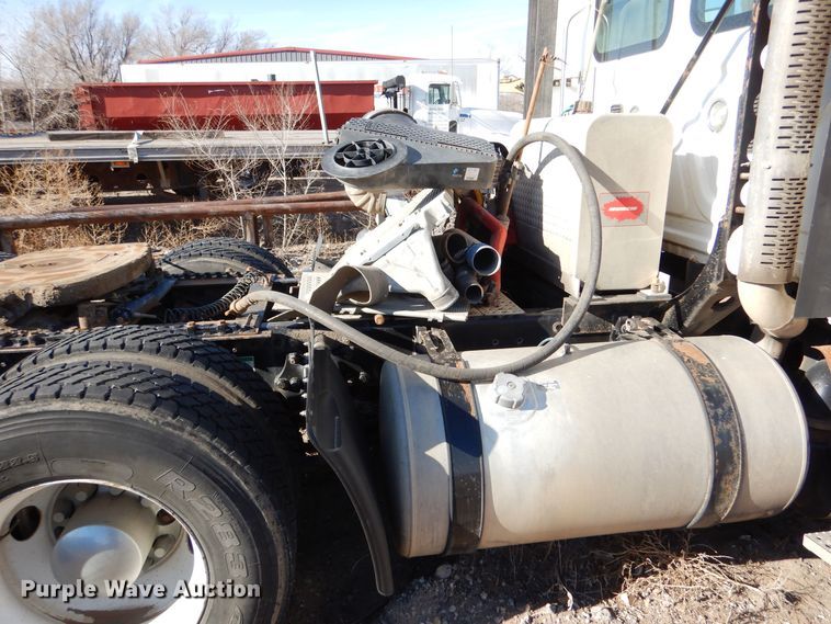 image for item MT9979 2012 Freightliner Cascadia 125  semi truck