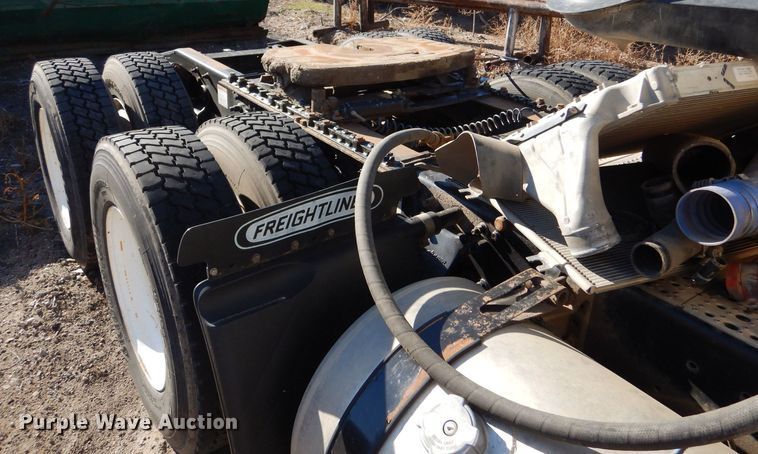 image for item MT9979 2012 Freightliner Cascadia 125  semi truck