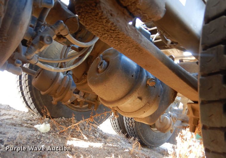 image for item MT9979 2012 Freightliner Cascadia 125  semi truck