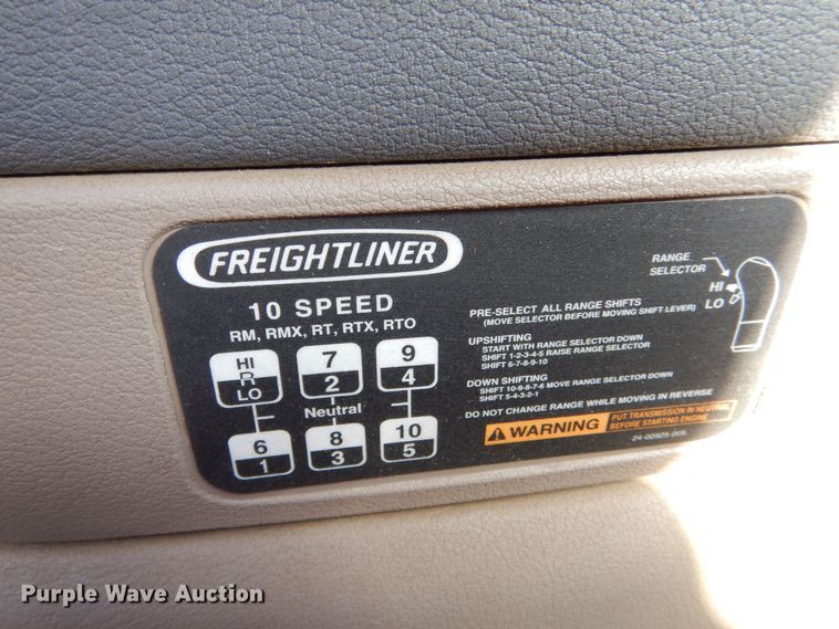 image for item MT9979 2012 Freightliner Cascadia 125  semi truck