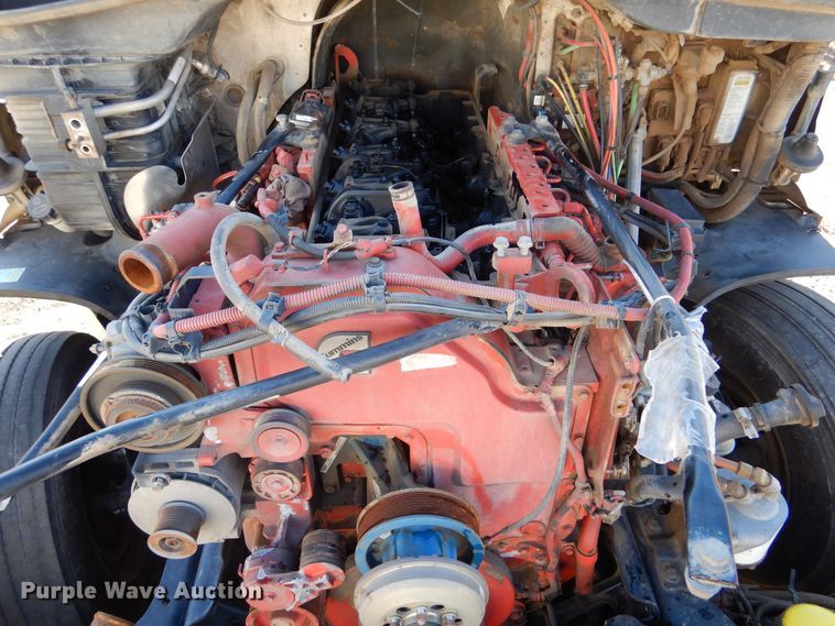 image for item MT9979 2012 Freightliner Cascadia 125  semi truck