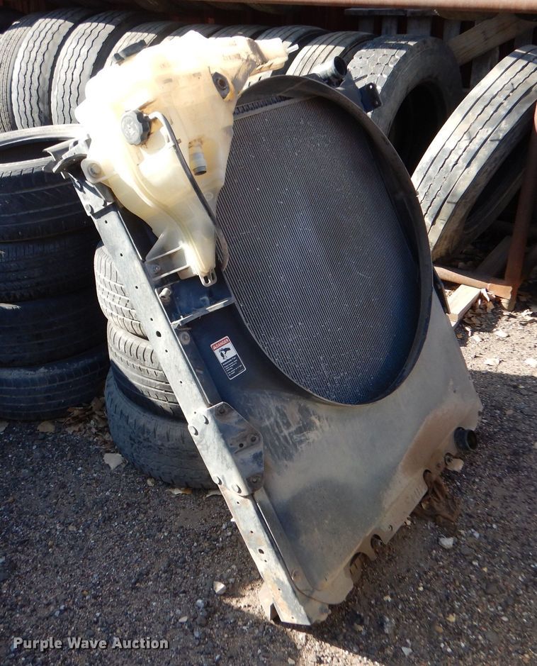 image for item MT9979 2012 Freightliner Cascadia 125  semi truck