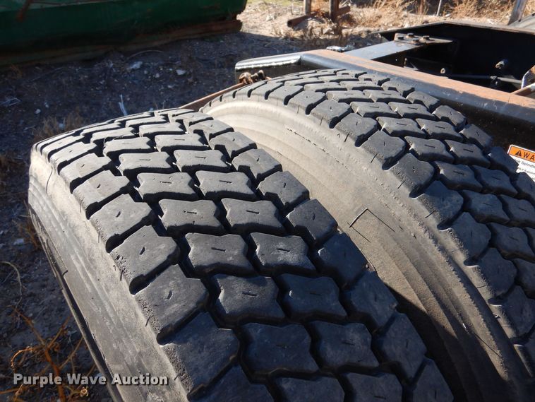 image for item MT9979 2012 Freightliner Cascadia 125  semi truck