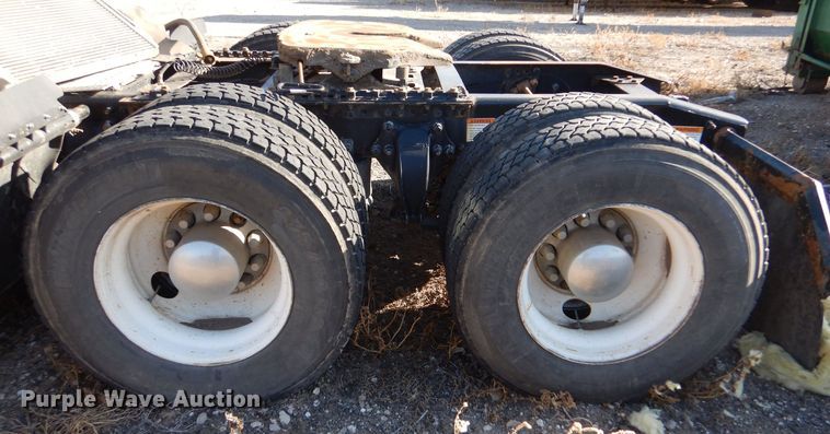 image for item MT9979 2012 Freightliner Cascadia 125  semi truck