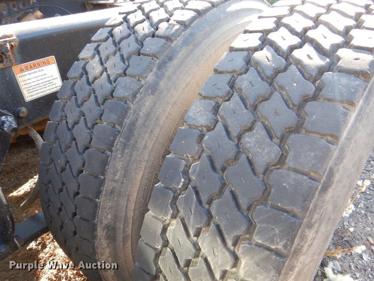 image for item MT9979 2012 Freightliner Cascadia 125  semi truck