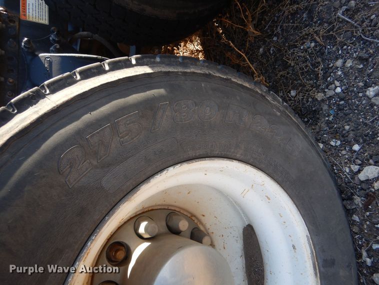 image for item MT9979 2012 Freightliner Cascadia 125  semi truck