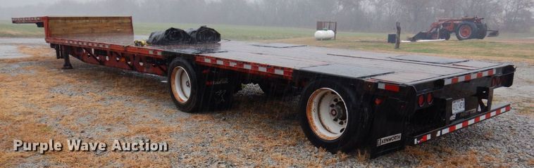 image for item MW9378 2006 Manac 13248801  drop deck trailer