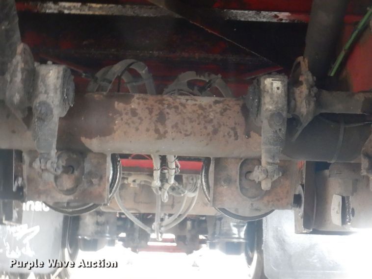 image for item MW9378 2006 Manac 13248801  drop deck trailer