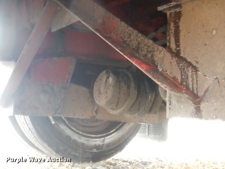 image for item MW9378 2006 Manac 13248801  drop deck trailer