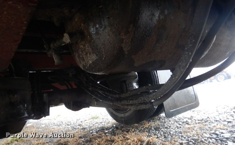 image for item MW9378 2006 Manac 13248801  drop deck trailer