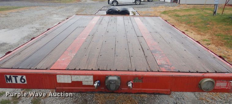 image for item MW9378 2006 Manac 13248801  drop deck trailer