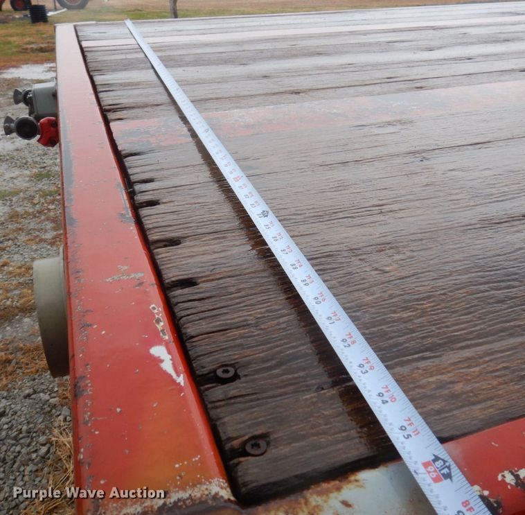 image for item MW9378 2006 Manac 13248801  drop deck trailer