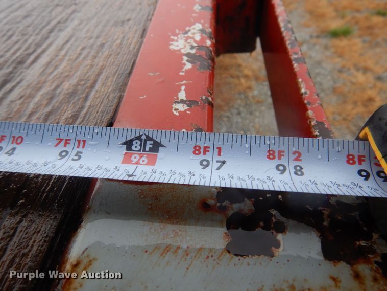 image for item MW9378 2006 Manac 13248801  drop deck trailer