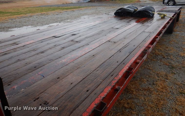 image for item MW9378 2006 Manac 13248801  drop deck trailer