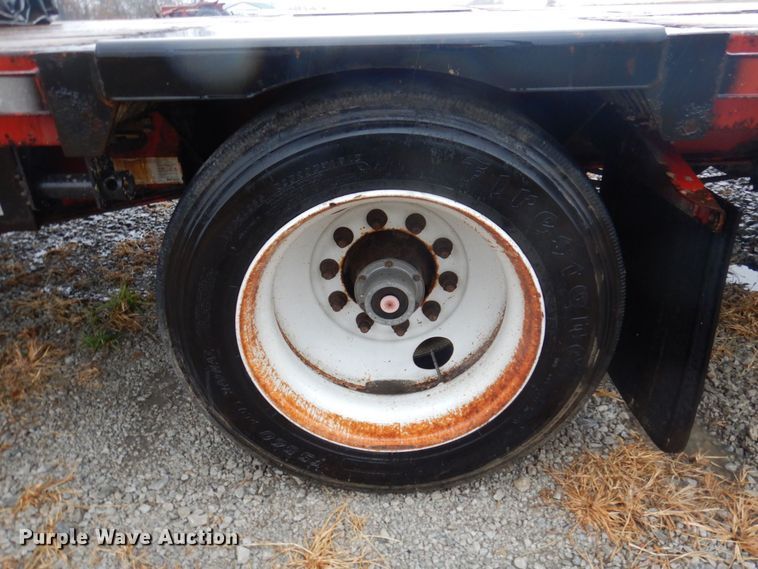 image for item MW9378 2006 Manac 13248801  drop deck trailer