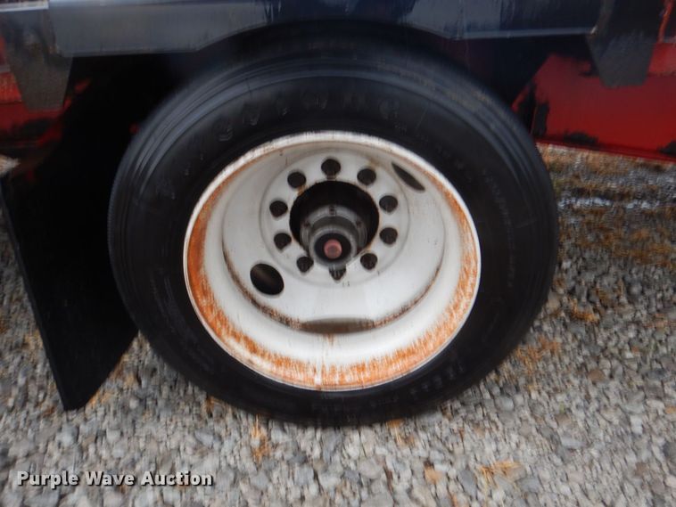 image for item MW9378 2006 Manac 13248801  drop deck trailer