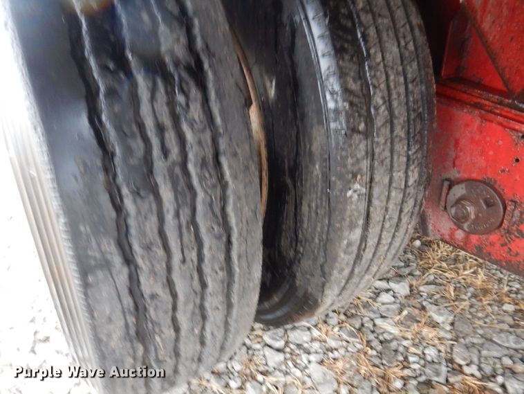 image for item MW9378 2006 Manac 13248801  drop deck trailer