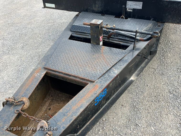 image for item MW9413 2006 Trail King TK40RB  tilt deck equipment trailer