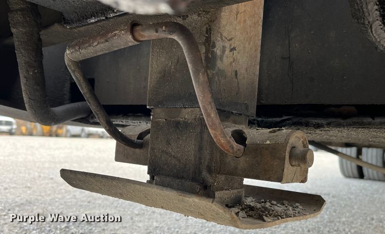 image for item MW9413 2006 Trail King TK40RB  tilt deck equipment trailer