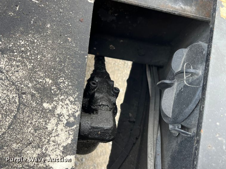 image for item MW9413 2006 Trail King TK40RB  tilt deck equipment trailer